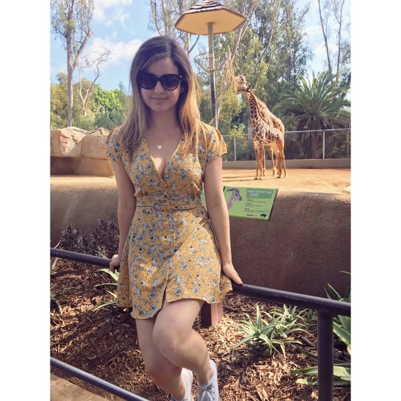 Meet your Posher, Ana - Picture 1 of 1